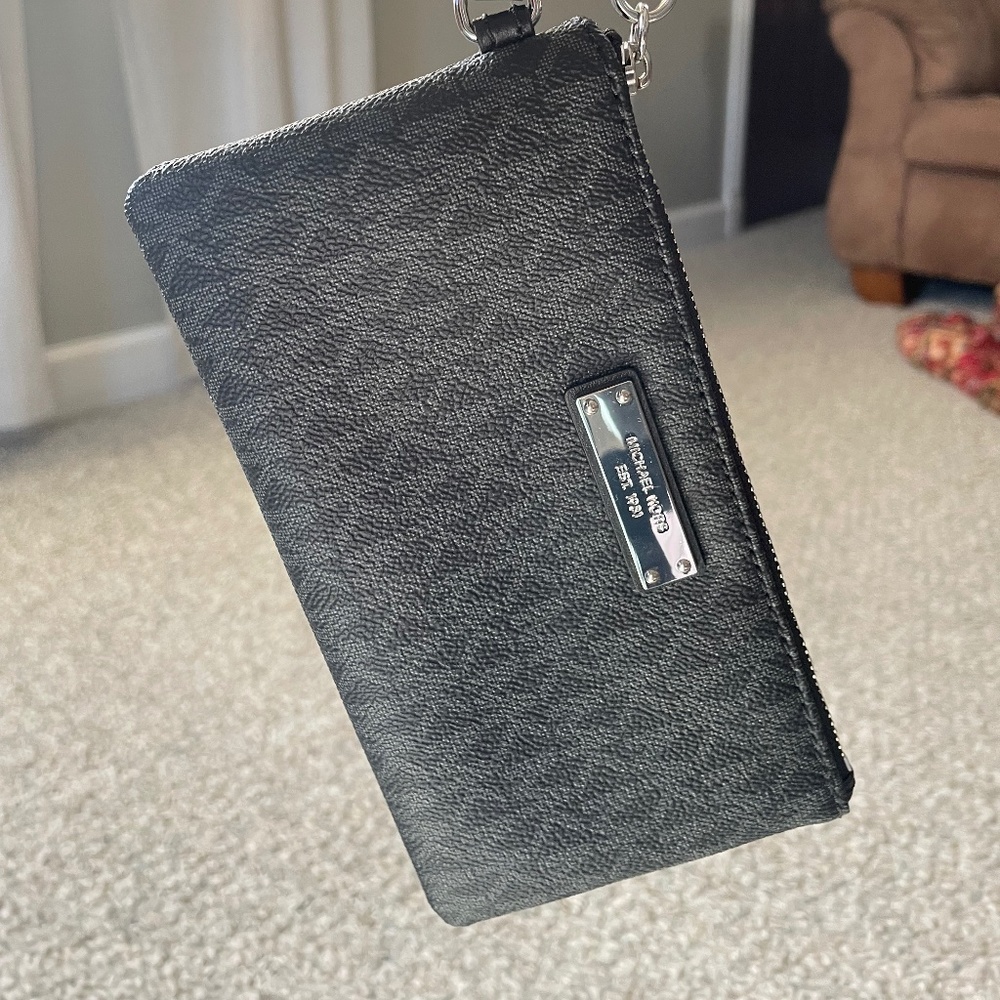 Michael Kors Wristlet